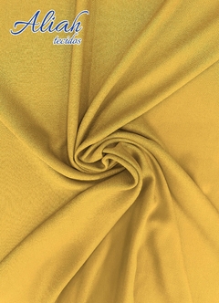 Tecido de Viscose Sarjada. Largura: 1,40m Gramatura: 150 g/m². Composição: 100% Viscose. A Viscose Sarjada é um tipo de viscose com maior gramatura e com trama na diagonal que dá o nome Sarjada. Por ser mais encorpada ela amassa menos que a viscose comum 