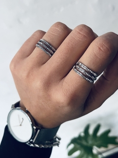 Anillo triple strass acero quirúrgico - comprar online