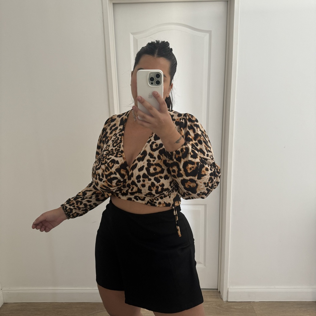 Short pollera de jean negro Comprar en SantaGuada