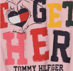 Remera "Tommy Hilfiger". Rosa con estampada de colores y nudo - comprar online