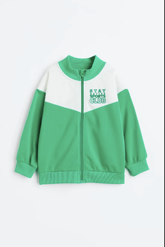 Campera "H&M". Big Boy- Tela deportiva verde y blanca con frisa