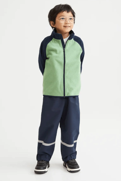 Campera "H&M". Big Boy- De micropolar verde con mangas azules en internet