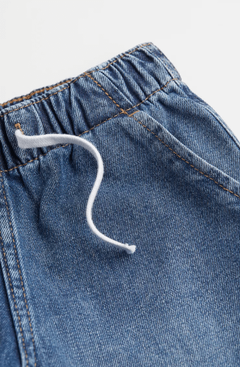 Short "H&M" - De jean clásico con cintura elastizada - comprar online