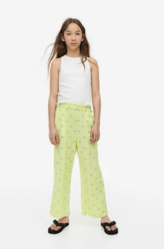 Pantalón "H&M" - De verano, verde con margaritas. Súper fresco - Lupeluz