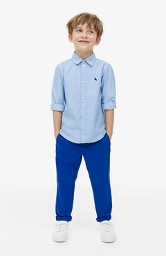 Pantalón "H&M" - Big boy - Azul francia ,corte recto, de gabardina liviana - comprar online