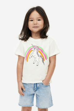 Remera "H&M" - Cruda arco iris y unicornio con brillitos - comprar online