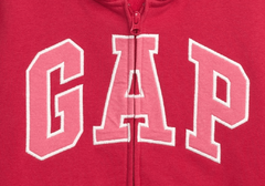 Campera "Gap". Fucsia con logo rosa bordado - comprar online