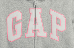 Campera "Gap". Gris con logo blanco y rosa en internet