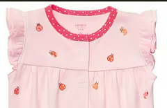 Enterito "Carter´s" - De algodón rosa con vaquitas San Antonio bordadas - comprar online