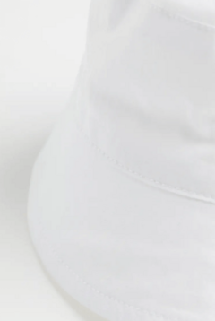 Gorro de sol "H&M" - Piluso blanco con tirita para atar - comprar online