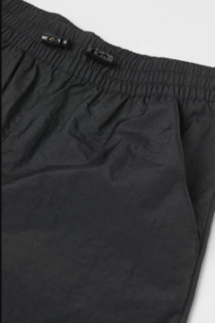 Pantalón "H&M" - De nylon, negro, con cintura elastizada - comprar online