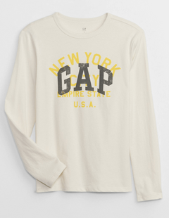 Remera "GAP". Cruda, manga larga, con logo negro y New York en amarillo
