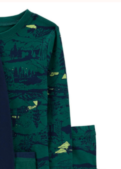 Pijama "Carter´s". 2 piezas verde y azul con exploradores (se venden por separado) en internet