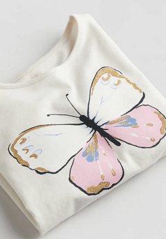 Remera H&M - Cruda, manga larga, con mariposa, detalles con brillitos - comprar online