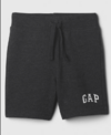 Short "Gap" - Gris oscuro con logo estampado en blanco