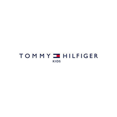 Remera "Tommy Hilfiger". Blanca con estampas de colores - tienda online