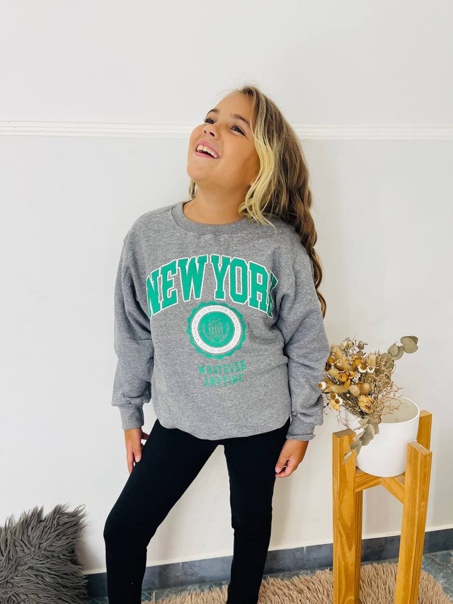 volvio a ingresar Buzo frisado de nena nueva york art. 725