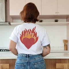 Camiseta {coração valente} na internet