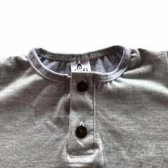 REMERA CIPRÉS M/L CON BOTÓN- Gris Melange - comprar online