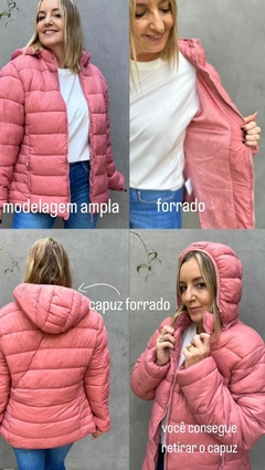 jaqueta de nylon forrada puffer com capuz na cor rose