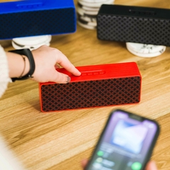 Parlante Ionify Loud Move Portátil Con Bluetooth Inalámbrico - tienda online
