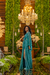 Vestido verde esmeralda com capa longo de brilho - Noiva no Civil | Vestido de noiva civil e festa