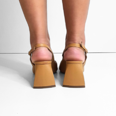 SANDÁLIA FERRUCCI PEEP TOE SALTO GROSSO NUDE - comprar online