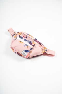 RIÑONERA SEVENTEEN FLORAL HERSCHEL - comprar online