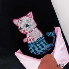 Remera Secret Cat Negro - Unisex en internet