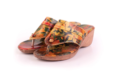 Sandalias MC-190 de cuero vacuno estampado flor clásica - comprar online