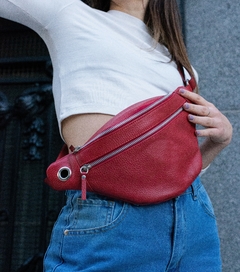 Riñonera de cuero vacuno color rojo para mujer en internet