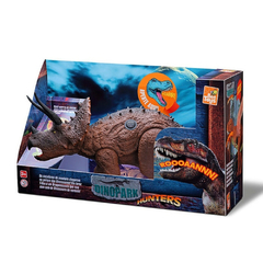 DINOPARK HUNTERS TRICERATOPS - BEE TOYS - comprar online