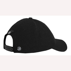 BONE TOMBOY ABA CURVA REGULAVEL PRETO ESTAMPADO FLECHAS - comprar online