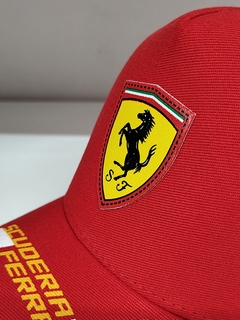 Gorra Ferrari Scuderia F1 Gabardina Bordada Red - TC GARAGE