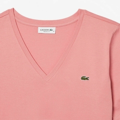 REMERA DE MUJER DE ALGODÓN PIMA CON CUELLO DE PICO LACOSTE - TF 0899 - QDS - comprar online