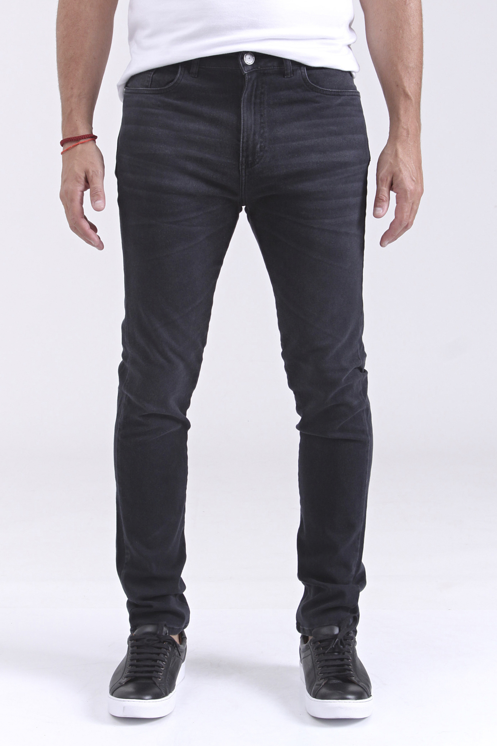 Jean Negro Hombre Slim fit Bravo Jeans. Cuotas sin interes