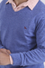 Sweater cuello V azul (Sólo talle L) - comprar online