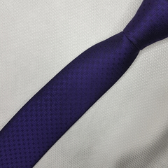 Gravata Semi-Slim Jacquard Roxo Trabalhado com Bolinha Preto - comprar online