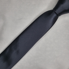 Gravata Slim Jacquard Lisa com Textura Quadriculado Cinza Escuro na internet