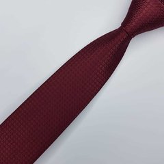 Gravata Semi-Slim Jacquard Carmin Quadriculada - comprar online