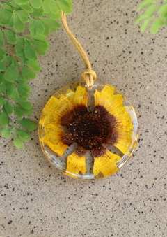 Colar flor de Caliopsis (3,5 cm) - comprar online