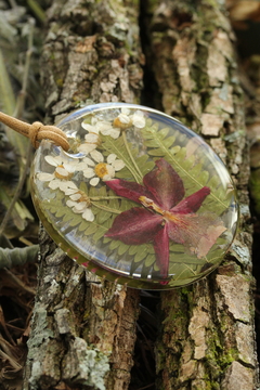 Maxi Colar Orquídea, camomila e samambaia (6,5 cm) - modelo 2 - comprar online