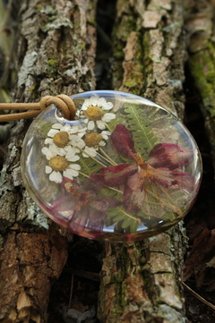 Maxi Colar Orquídea, camomila e samambaia (6,5 cm) - modelo 3 - comprar online
