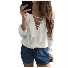 Blusa Feminina com Decote em Tiras Trançadas