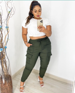 Calça Feminina Jogger Cargo Plus Size