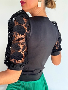 Blusa• XIA black• - buy online