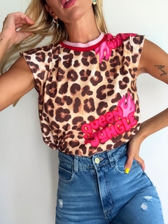 Remera• QUEEN jungle• on internet