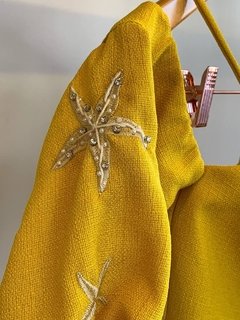 Cropped Razzo amarela alcinhas com bordados nas mangas - loja online
