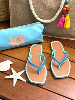 Kit Chinelo com necessaire Azul/Branco/Rosa