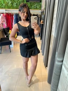 Conjunto cropped e short saia forrado preto na internet